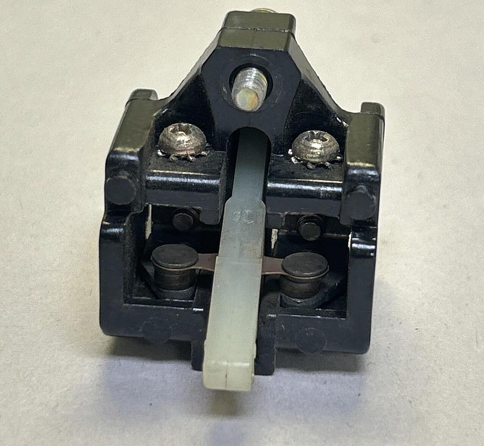 ALLEN BRADLEY,1495G0,AUXILIARY CONTACT NOS