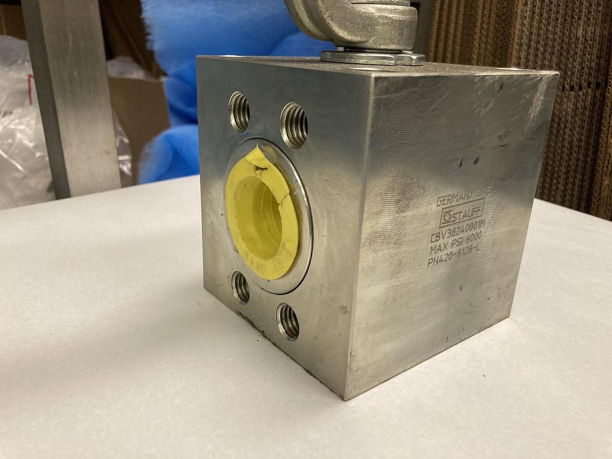 Used Stauff,CBV38240001M,3-Way Ball Valve 6000 PSI w/Lever