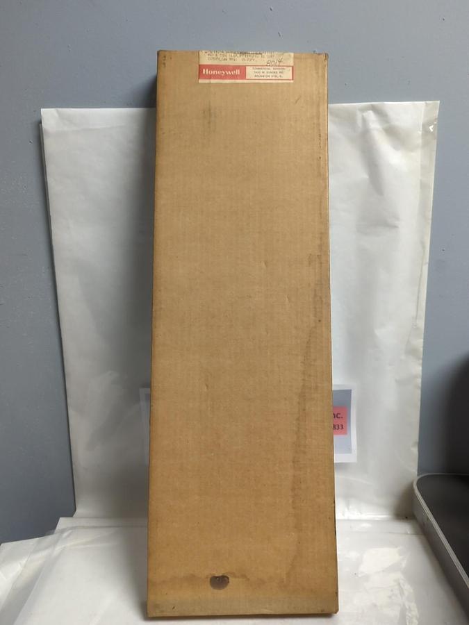 HONEYWELL,LF907A 1002 4,AIR STREAM INSERTION THERMOSTAT NOS