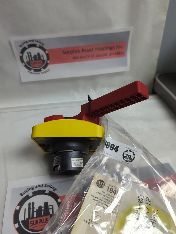 ALLEN BRADLEY,194R-HM4E,SERIES A OPERATING DISCONNECT HANDLE NOS