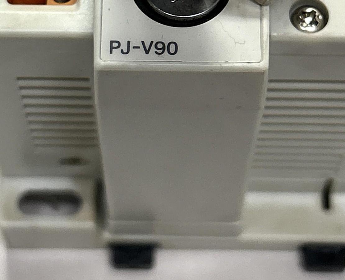 Used KEYENCE CORP,PJ-V90,PHOTOELECTRIC SENSOR BASE CONTROLLER