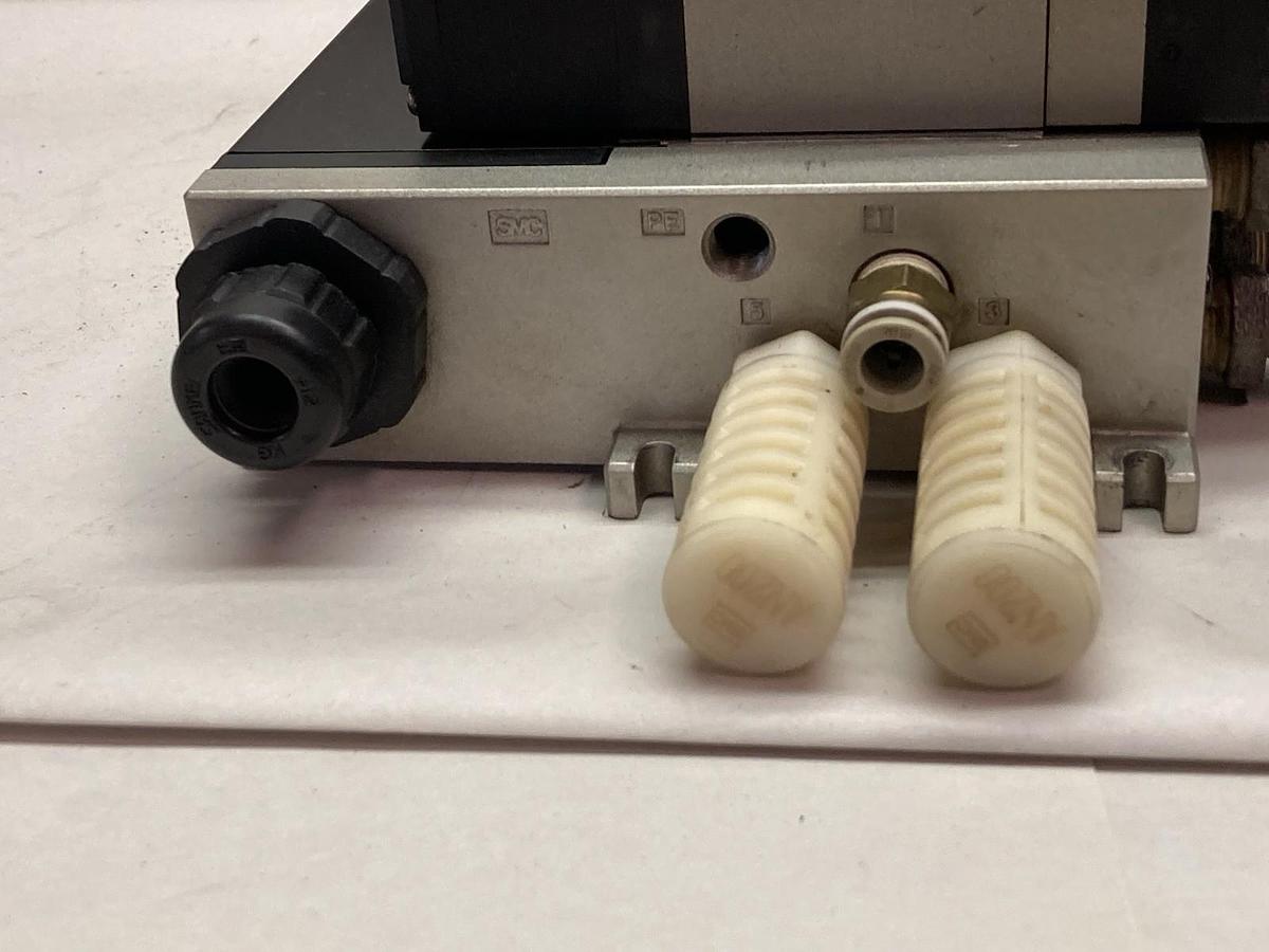 Used SMC,VFS2200-5FZ,Valve Manifold Block 0.1-1.0MPa