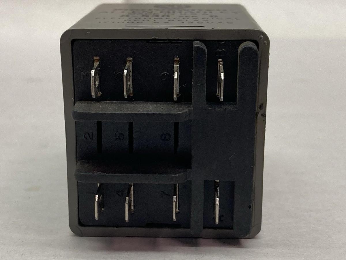 Used Allen-Bradley,8-530,Electromechanical DPDT Relay Ser B 1/10Hp 5A 120Vac