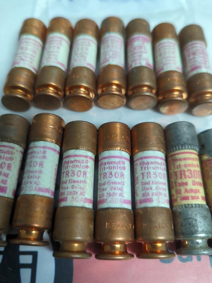 Used GOULD SHAWMUT,TR-30R,TRI-ONIC 30 AMP FUSE LOT OF 14 PRE-OWNED