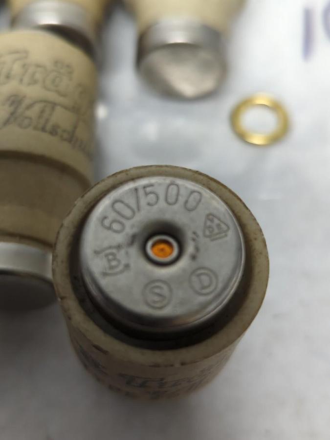 Used TRAGA,60/500,CERAMIC BOTTLE FUSE LOT OF 10 PRE-OWNED