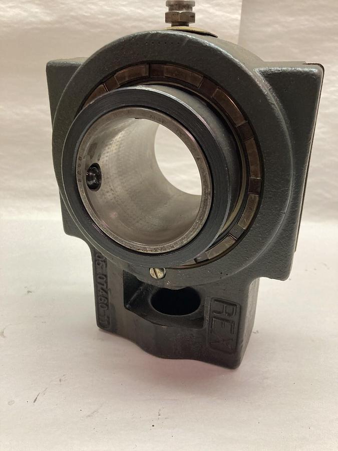 Used Rexnord,ZT8-2208,Take-Up Bearing 2 1/2 Inch Bore