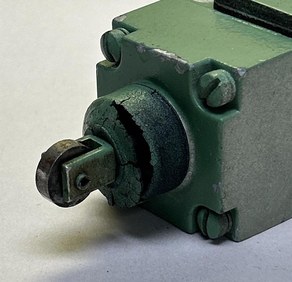 Used GOULD,C2JK2,LIMIT SWITCH