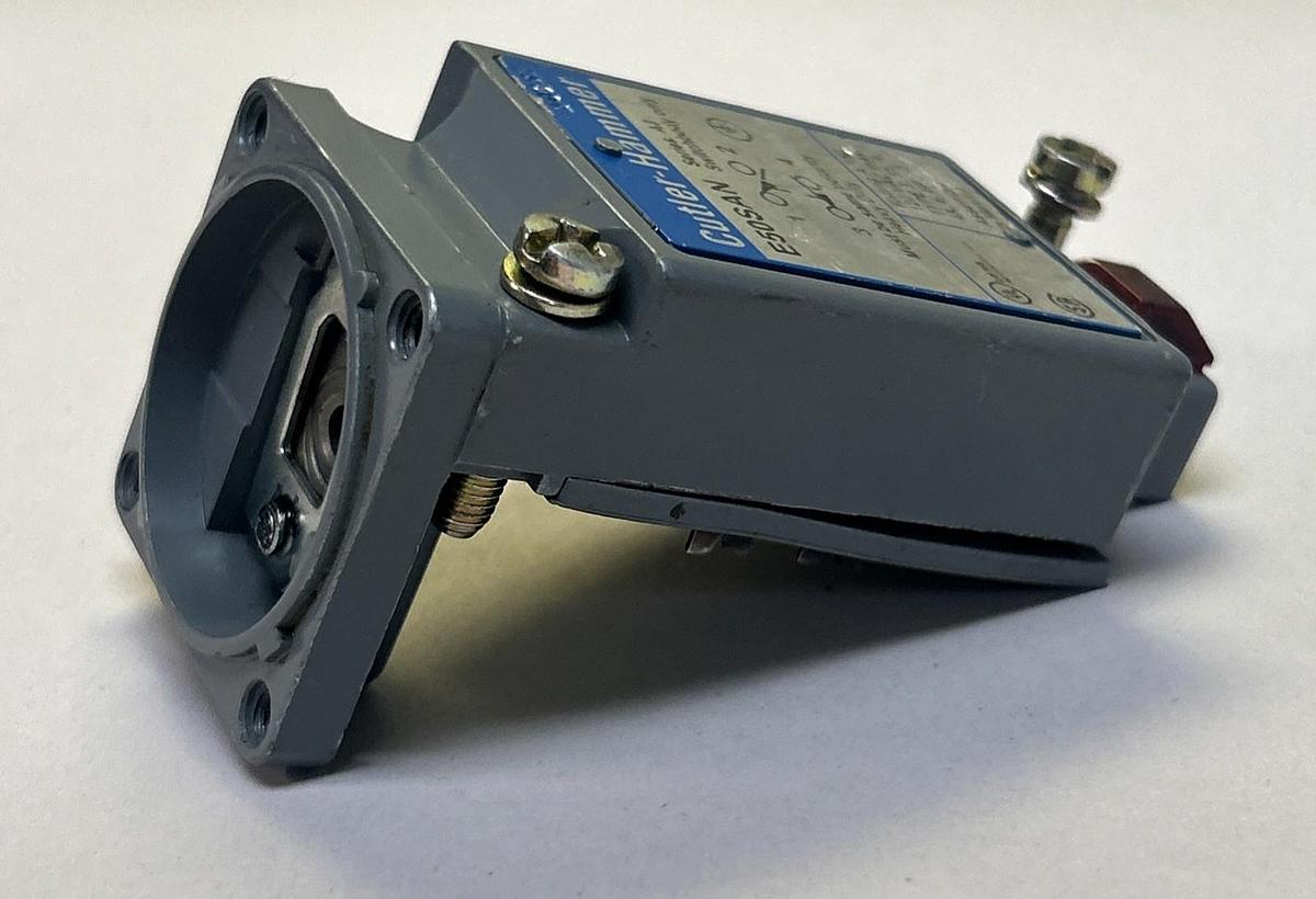 Used CUTLER-HAMMER,E50SAN,LIMIT SWITCH BODY