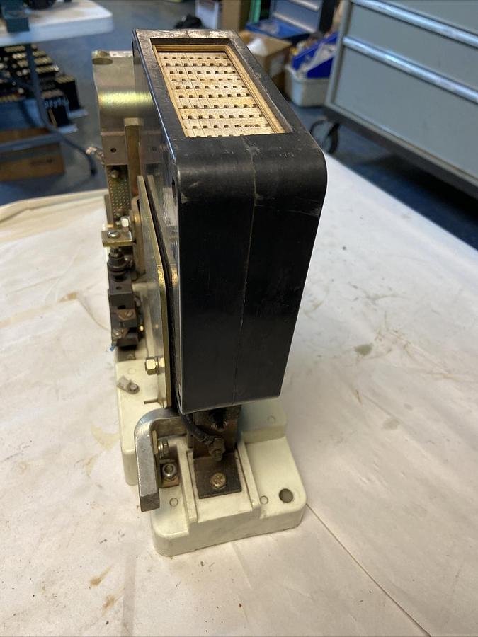 Used General Electric,DS303A 6A01KXA036XN,DC Contactor 600V 600A Coil 115/120Vdc