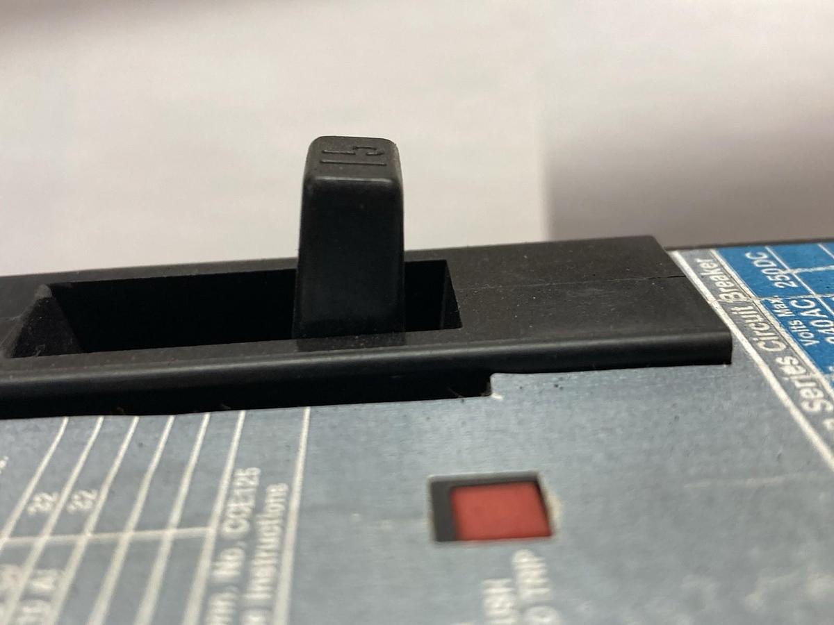 Used Siemens,ED22B015,Circuit Breaker 15A 240Vac