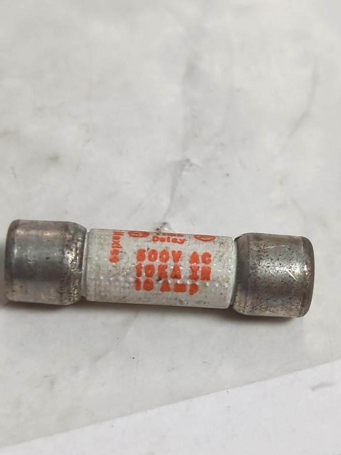 Used FERRAZ SHAWMUT,ATQ10,AMP-TRAP 10 AMP FUSE LOT OF 11 PRE-OWNED