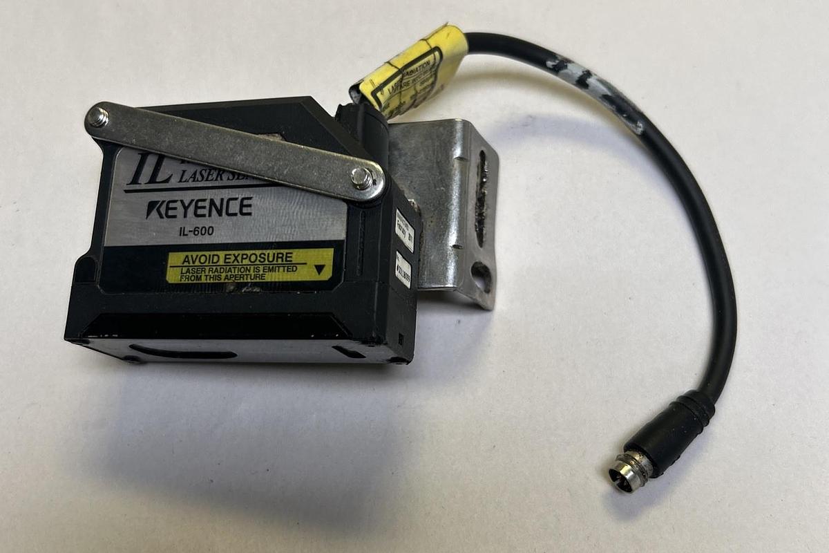 Used KEYENCE,IL-600,ANALOG LASER SENSOR