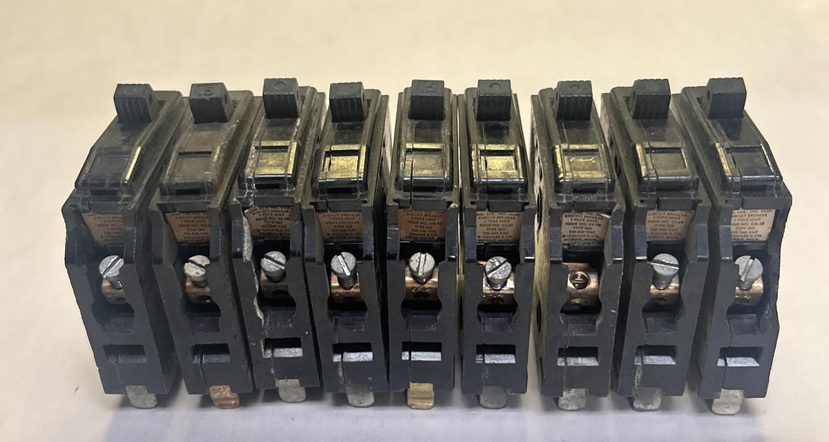 Used SQUARE D,QO115,CIRCUIT BREAKER 15A 120/240V 1P LOT OF 9