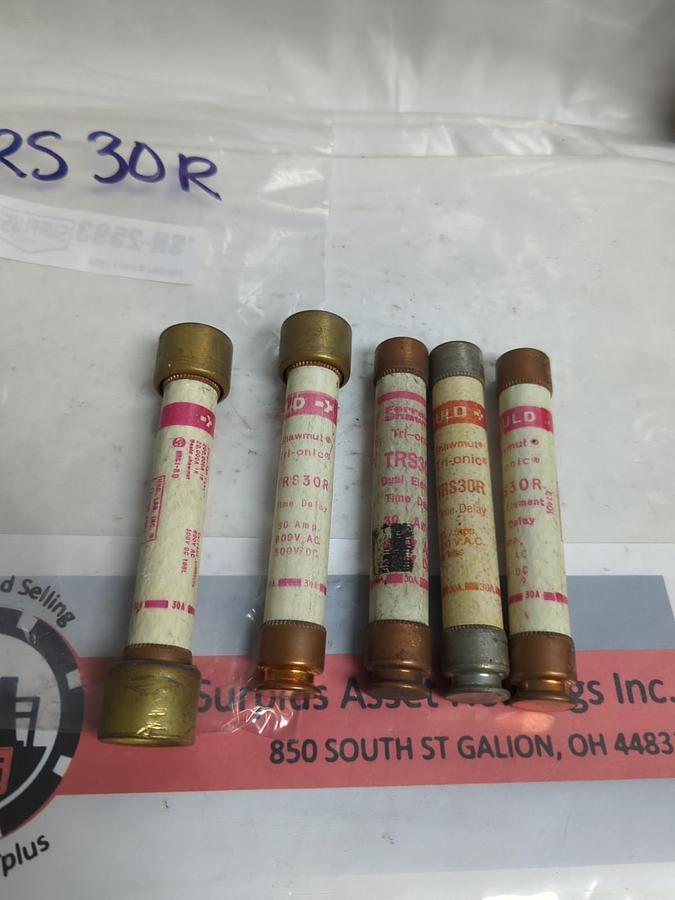 Used GOULD SHAWMUT,TRS-30R,TRI-ONIC 30 AMP FUSE LOT OF 5 PRE-OWNED