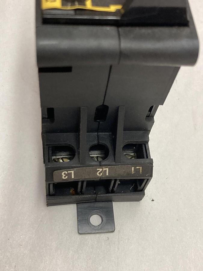 Used Optima Bussmann,OPM-CC,3-Pole Fuse Block 30A 600V