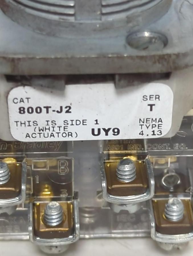 Used ALLEN BRADLEY,800T-J2,SERIES T SELECTOR SWITCH BODY ONLY PRE-OWNED