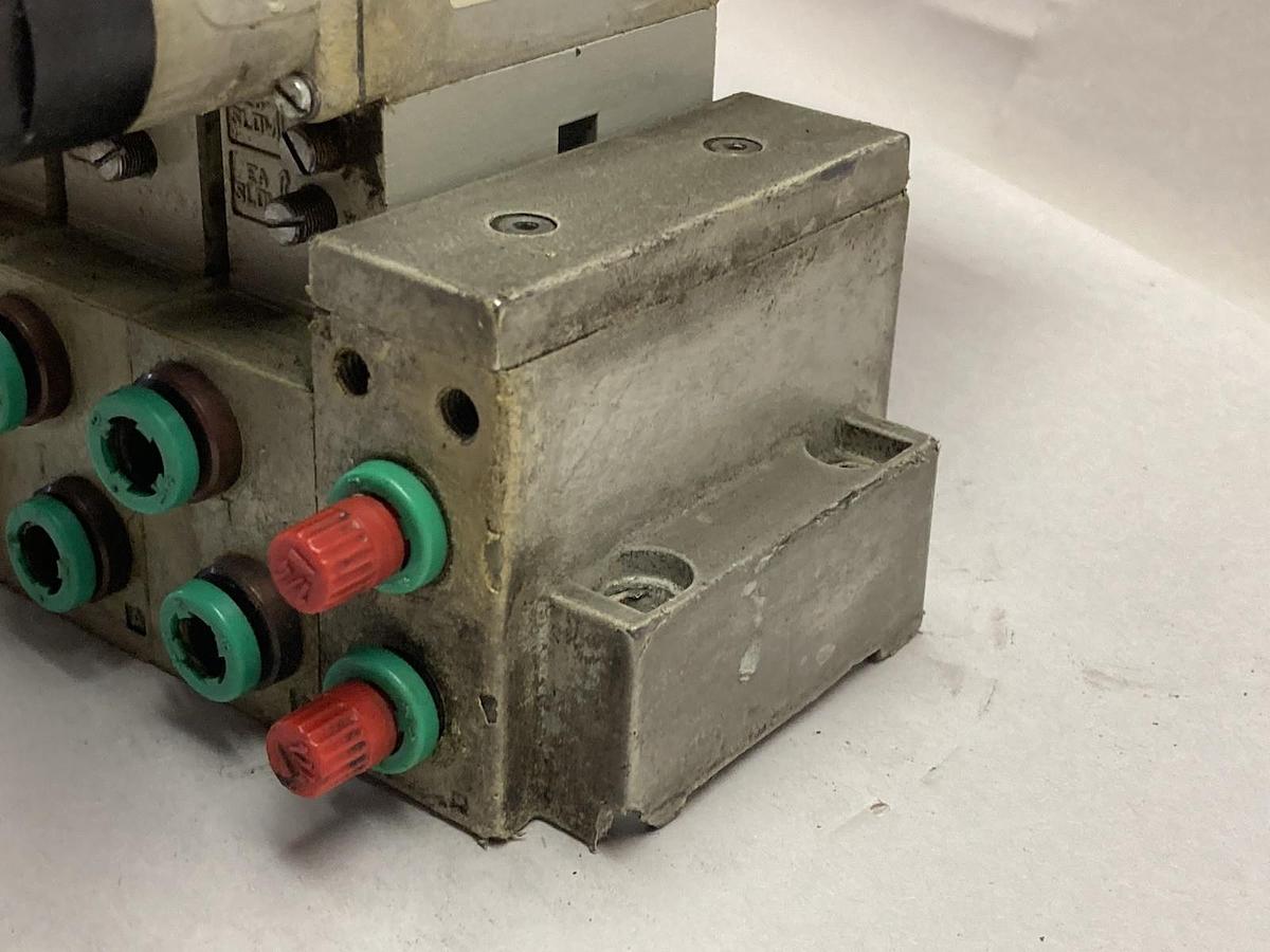 Used Numatics,041BB400M00061,Solenoid Valve w/Sub-D Connector Block