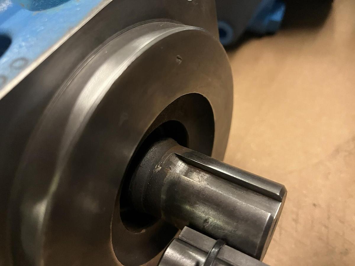 Used VICKERS,PVH57QIC-RSF-1S-10-C25-31,HYDRAULIC PISTON PUMP