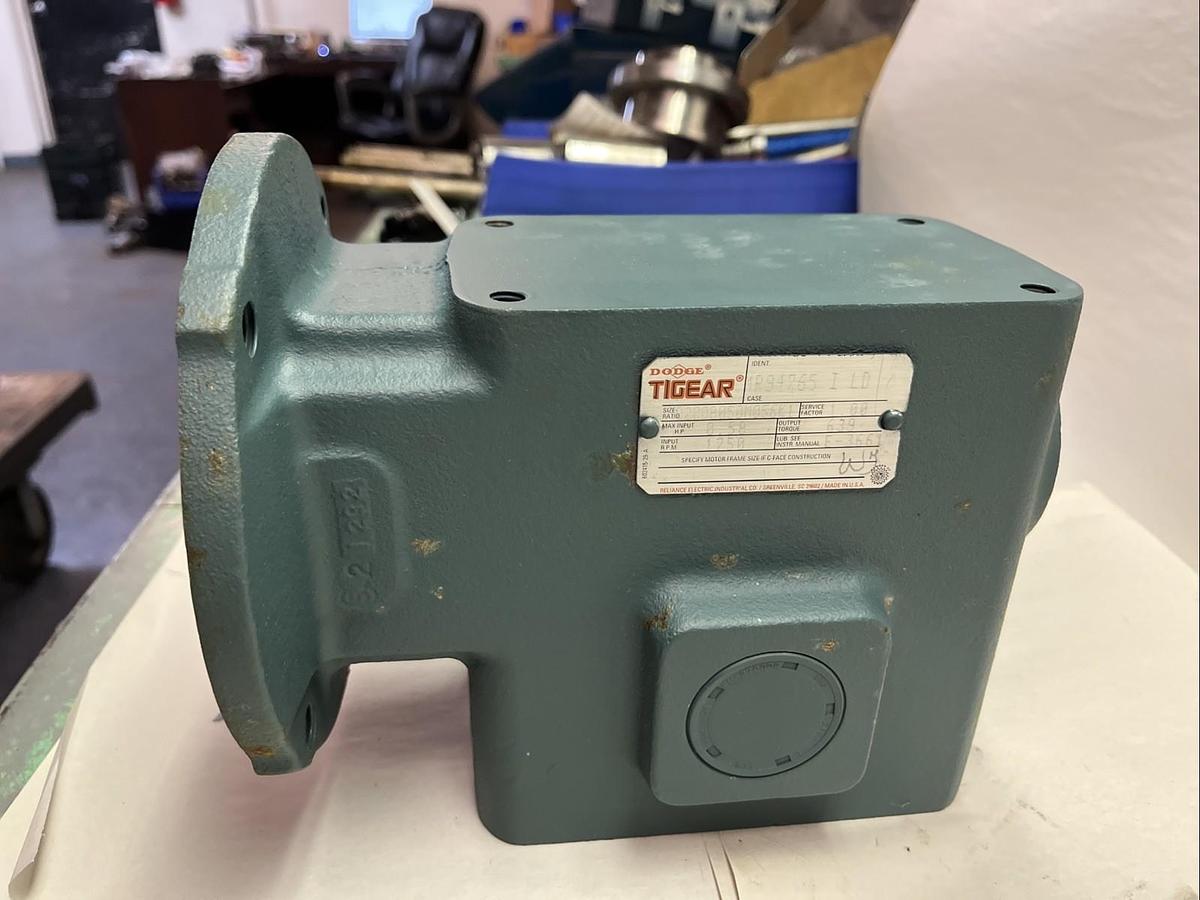 DODGE,MR94765,TIGEAR C-FACE GEAR SPEED REDUCER Q200-B 50:1 FR 56 .58HP 1750RPM