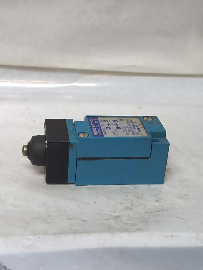 Used MICRO SWITCH,LSC1A,HEAVY DUTY LIMIT SWITCH TOO VAC PRE-OWNED