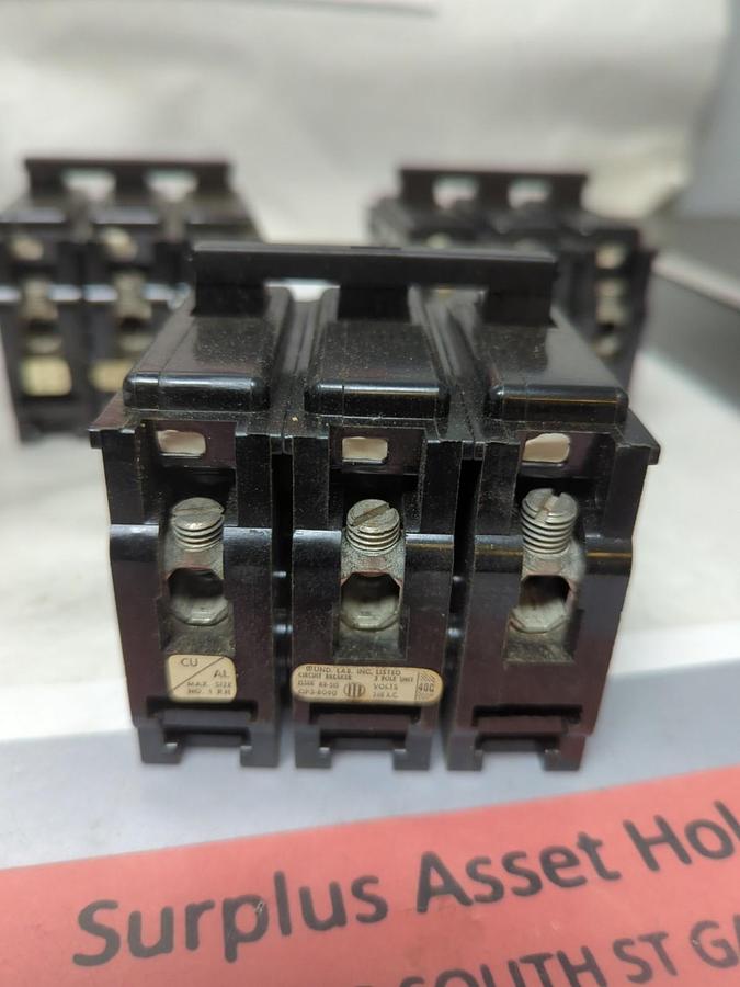 Used SIEMENS,Q3090,CIRCUIT BREAKER 90 AMP 3-POLE LOT OF 3 PRE-OWNED