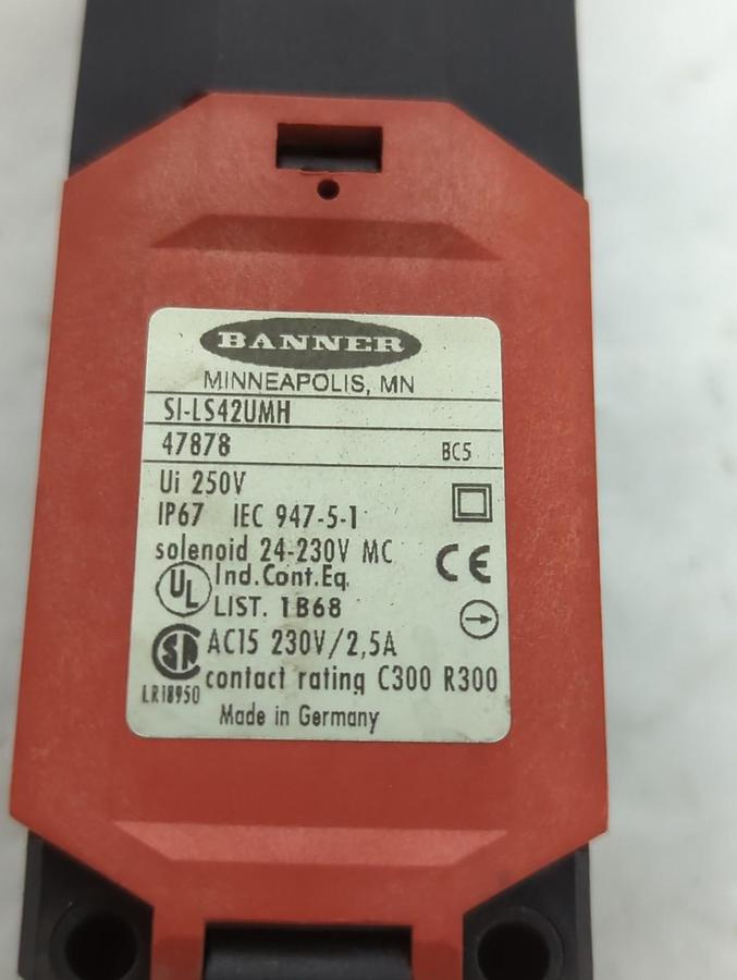 Used BANNER,SI-LS42UMH,SAFETY INTERLOCK SOLENOID 24-230V MC PRE-OWNED