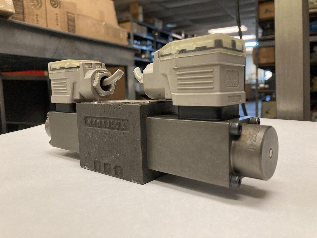 Used Husky,WE43P06C08NC0BN HPN676773,Hydaulic Valve