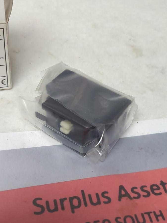 IDEC,YS1A-TAH 211F,AUXILIARY CONTACT BLOCK NEW