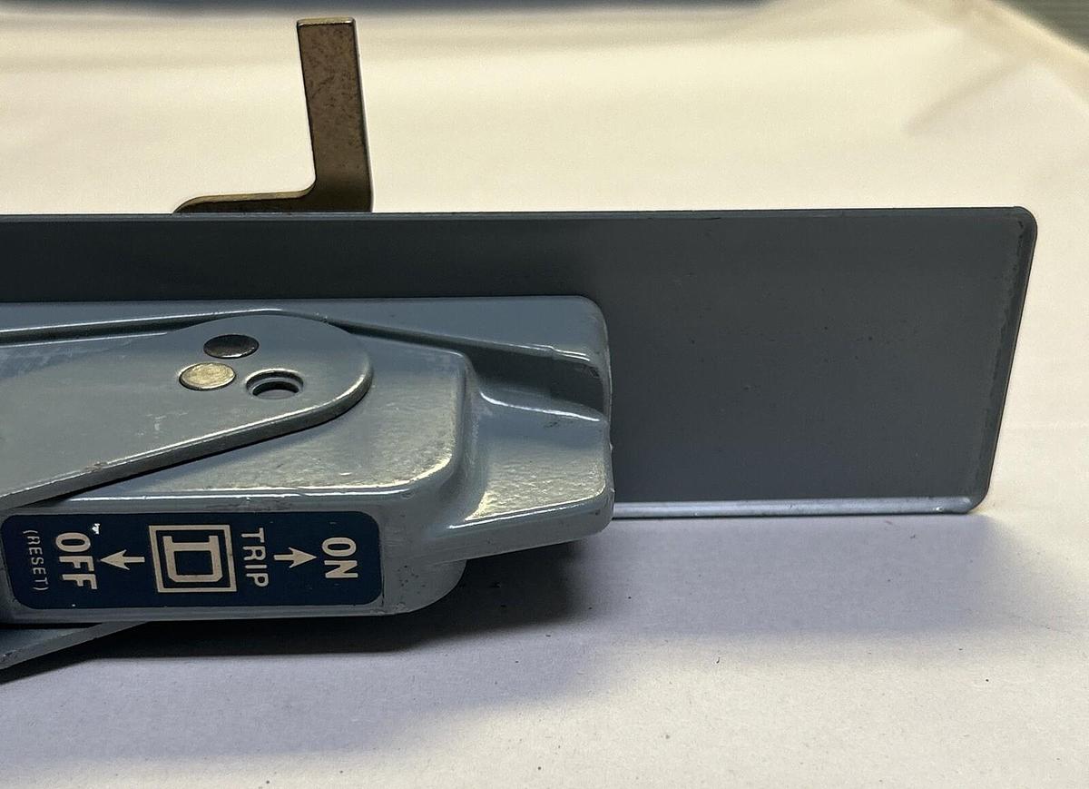 Used SQUARE D,NA,OPERATING HANDLE MECHANISM