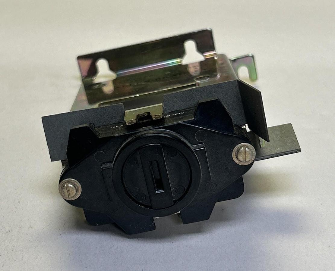 Used ALLEN-BRADLEY,599-SS02,SELECTOR SWITCH