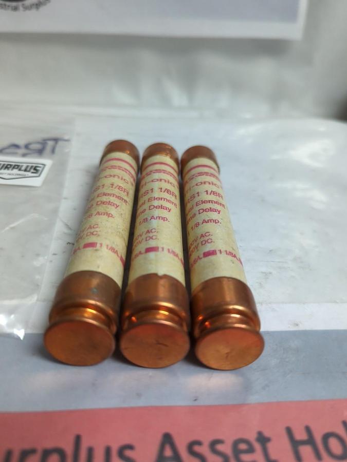 Used FERRAZ SHAWMUT,TRS1-1/8R,TRI-ONIC 1-1/8 AMP FUSE LOT OF 3 PRE-OWNED