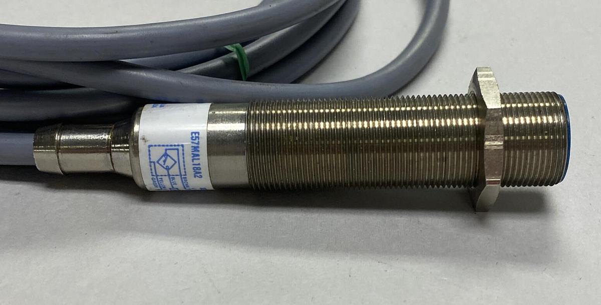EATON CUTLER HAMMER,E57-MAL18A2, INDUCTIVE PROXIMITY SENSOR NOS