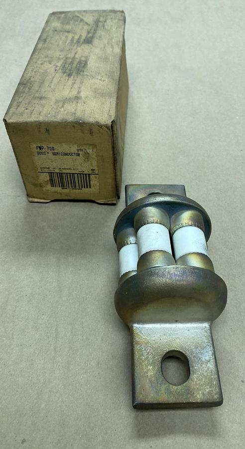 Cooper Bussmann,FWP-700,Semiconductor Fuse 700A 700V NOS
