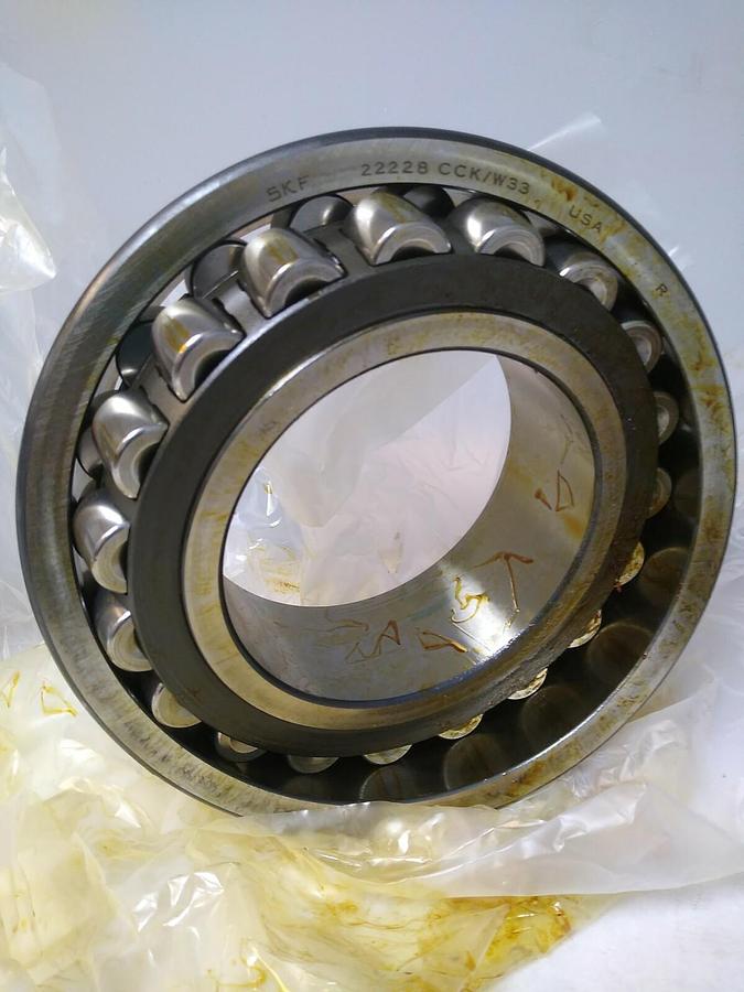 SKF,22228 CCK/W33,Spherical Roller Bearing NOS