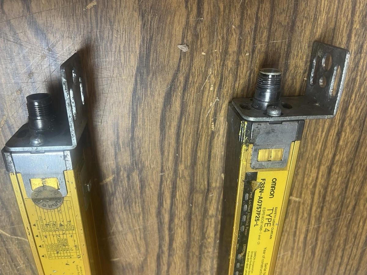 Used OMRON,F3SN-A0757P-25,LIGHT CURTAIN