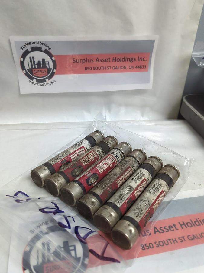 Used LITTELFUSE,IDSR35,INDICATOR FUSE 35 AMP LOT OF 6 PRE-OWNED