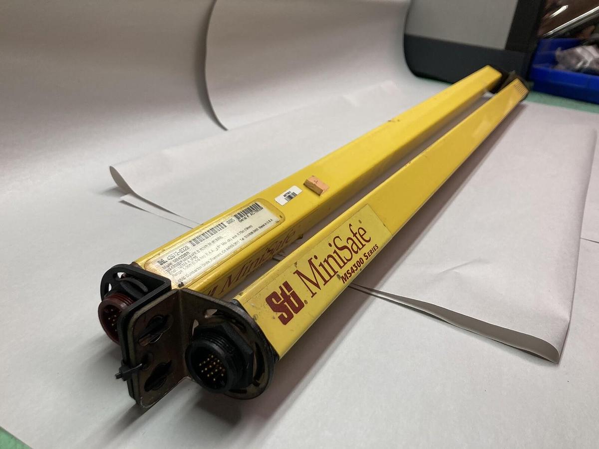 Used STI,MS4332BR Receiver/MS4332BX Emitter, Safety Light Curtain