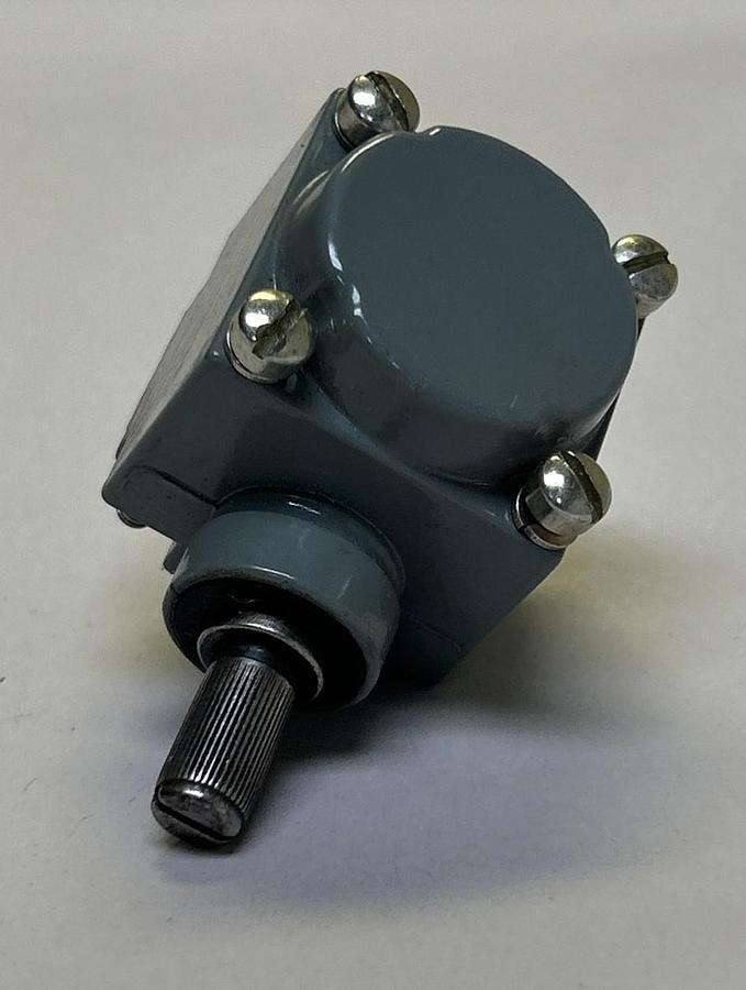 Used ALLEN BRADLEY,40146-083-63,LIMIT SWITCH OPERATING HEAD