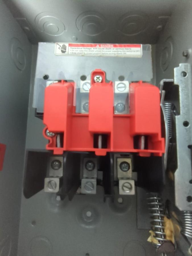 Used SIEMENS,HNF361,HEAVY DUTY SAFETY SWITCH 30 AMP 250V NEMA 1 TYPE VB II