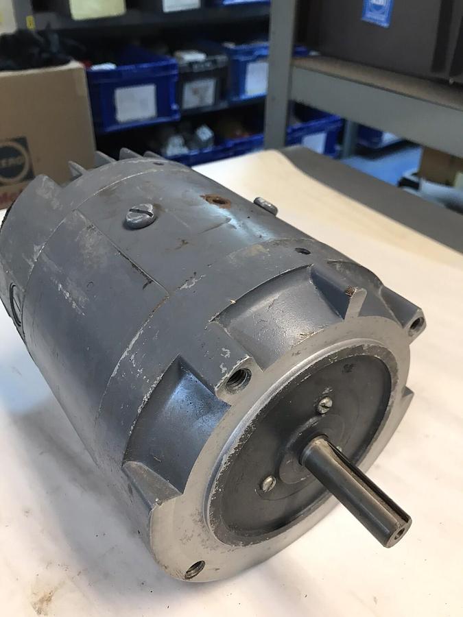 Used Boston Gear,3-212878-02,1/4HP Motor 115V 3500RPM Frame H56C