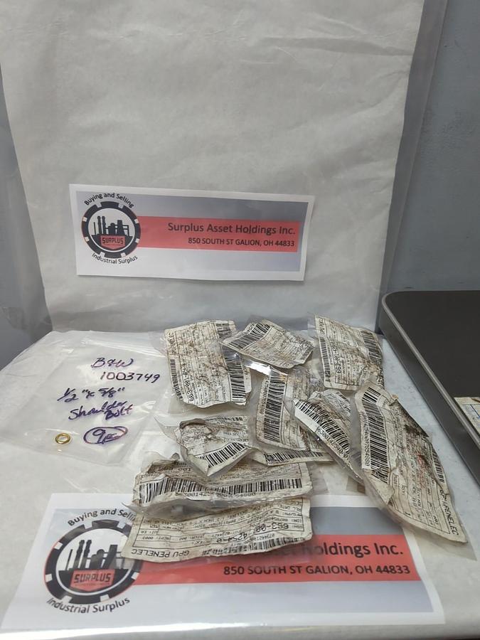 B & W,1003749,HEX CAP SHOULDER BOLT 1/2 X 5/8 INCH 1018 CF MATERIAL LOT OF 9 NOS