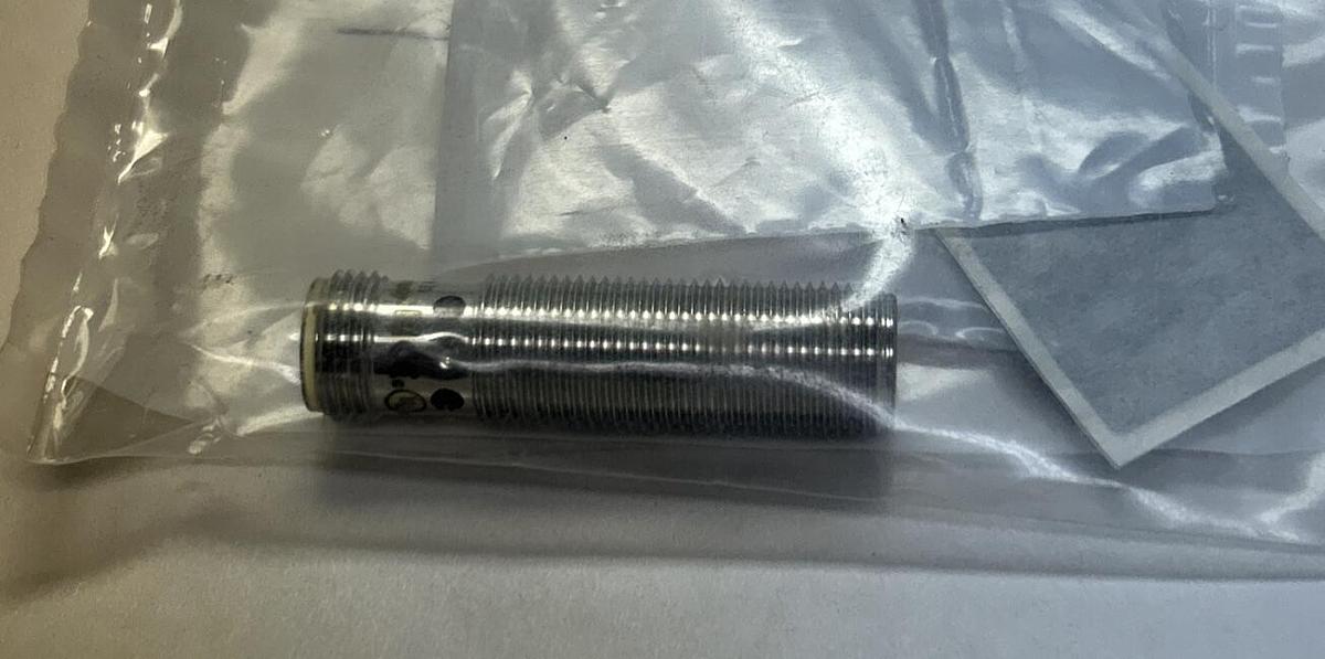 Used EFECTOR IFM,IFB3004BBPKG/M/V4A/US-104-DPS IFT203,INDUCTIVE SENSOR NEW