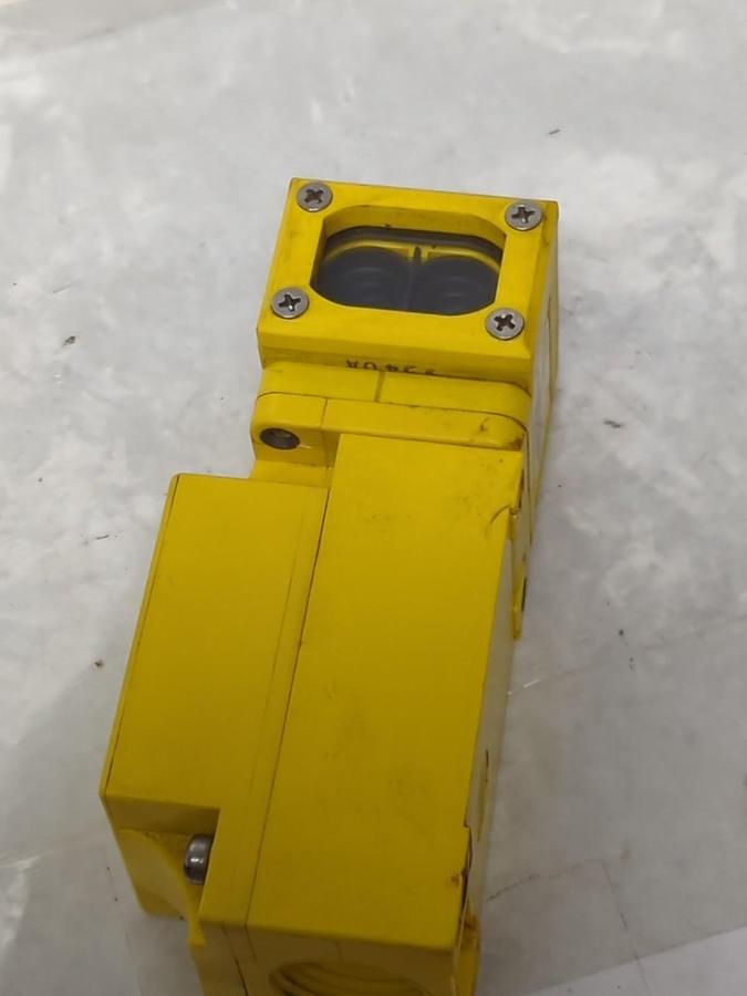 Used BANNER,RPBA,MAXI-BEAM POWER BLOCK WITH RSBDSR SENSOR PRE-OWNED