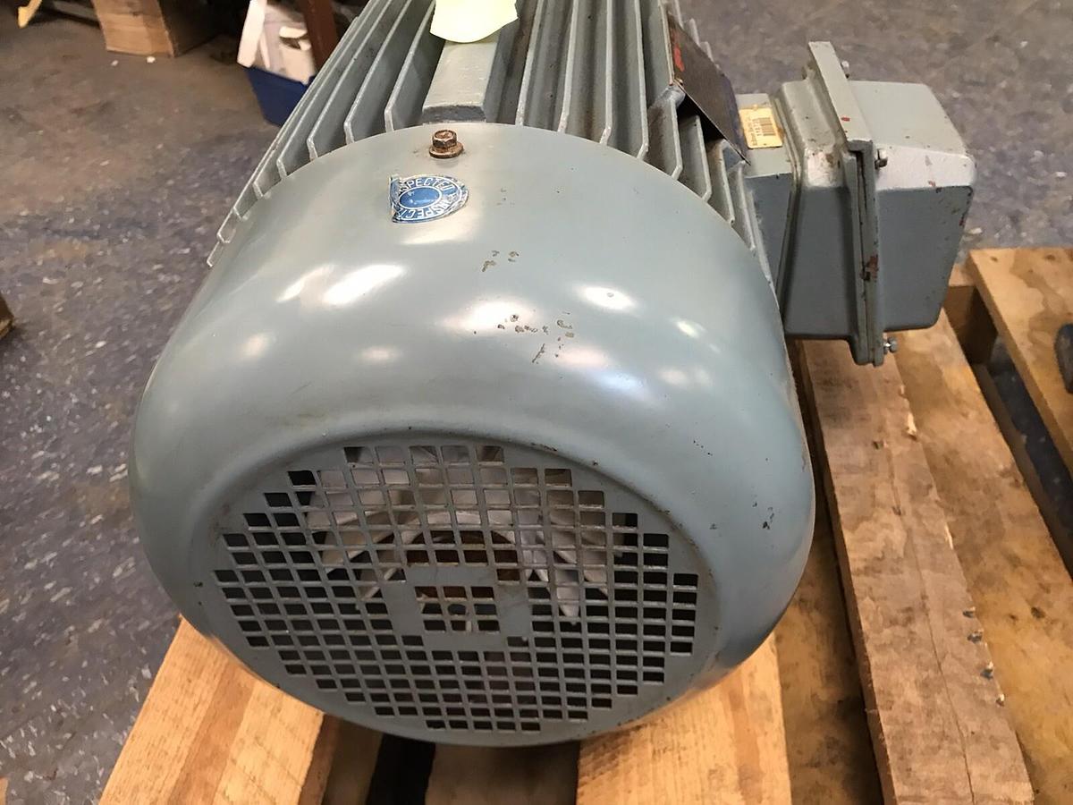 Used Teco Westinghouse TeamPlus,230/460V Fr 213T,5HP Induction Motor 1180RPM