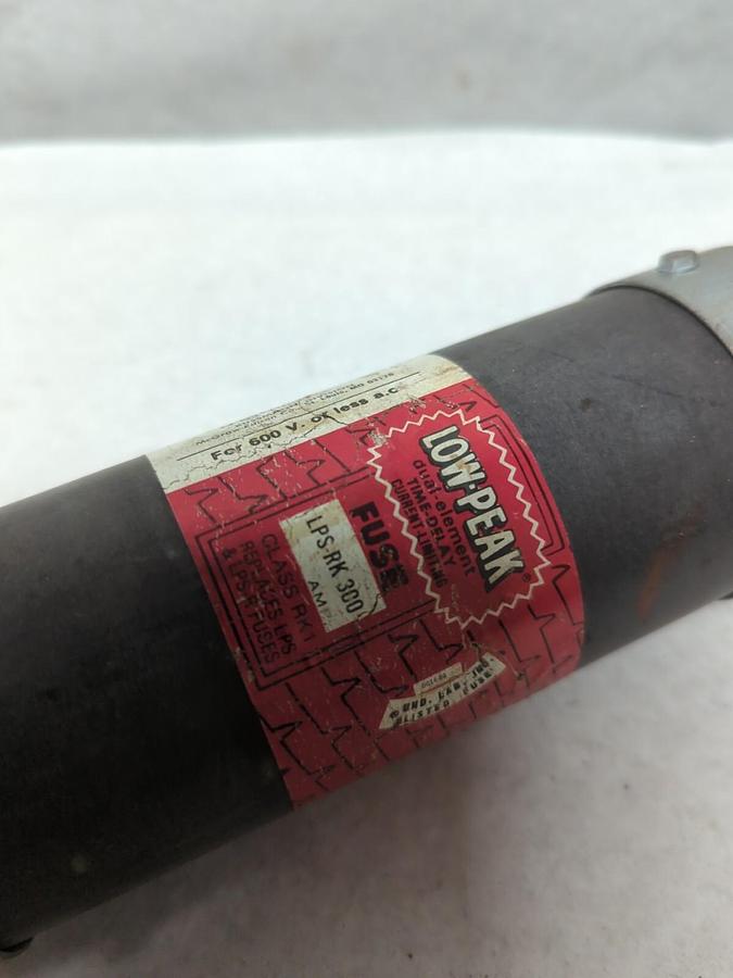 Used COOPER BUSSMANN,LPS-RK-300,LOW-PEAK 300 AMP FUSE PRE-OWNED