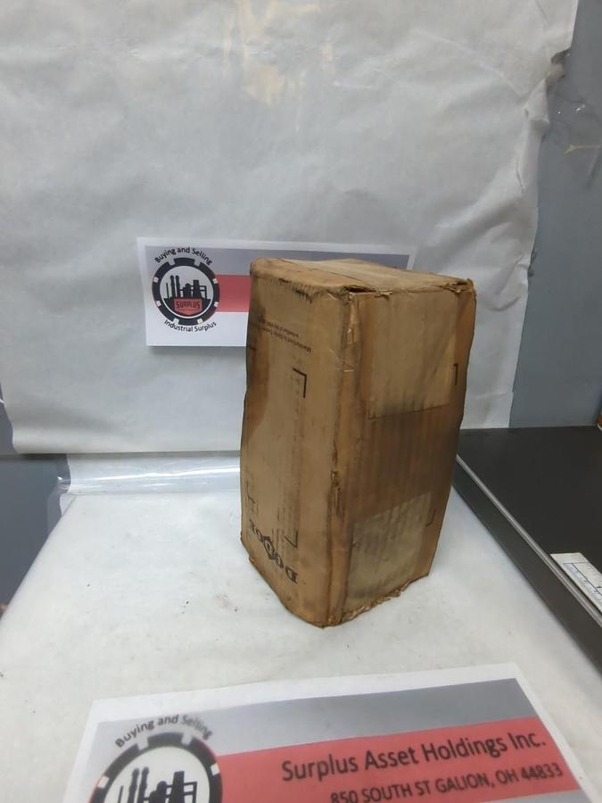 DODGE,P2BBASP208,PILLOW BLOCK PLAIN SLEEVE 2-BOLT BASE 2-1/2 IN BORE NOS