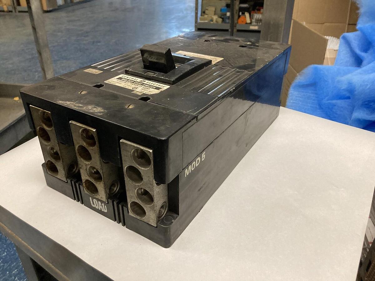 Used General Electric,TKMA3Y1200,3-Pole Molded Case Switch Circuit Breaker 1200A 600V