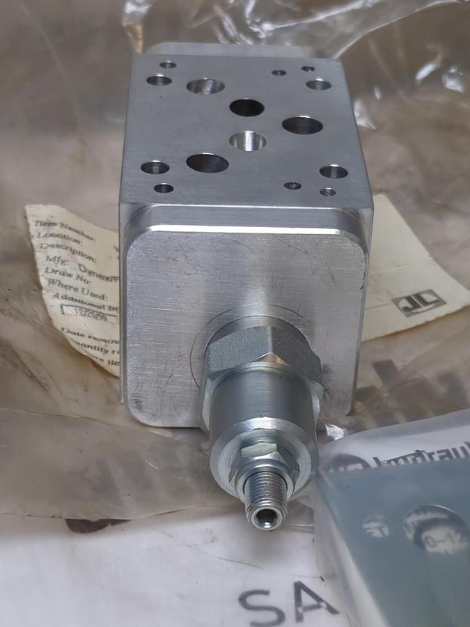 SUN HYDRAULICS,DJY 9HY9-A2,FLOW CONTROL VALVE WITH RETAINER PLATE NOS