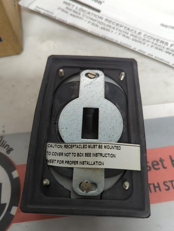 APPLETON,FSKWT2,SINGLE COVER FOR TOGGLE SWITCH 1-19/32 INCH OPENING NOS