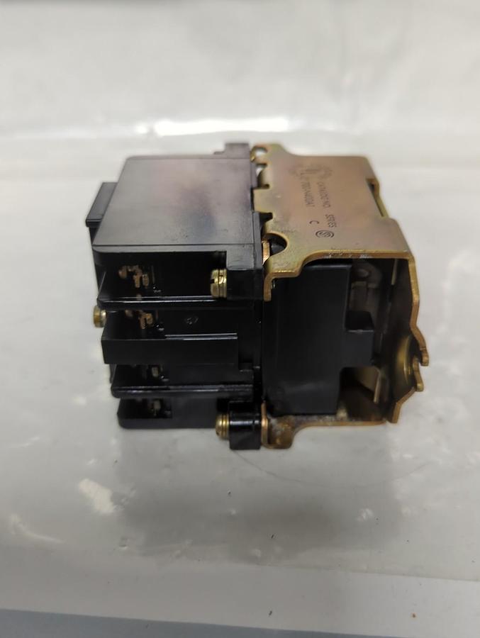 Used ALLEN BRADLEY,700-N400A1,SERIES C AC RELAY TYPE N PRE-OWNED